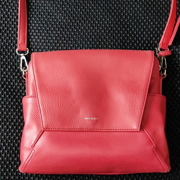 Matt et Nat Convertible shoulder/crossbody veganbleather bag - Picture 7 of 7